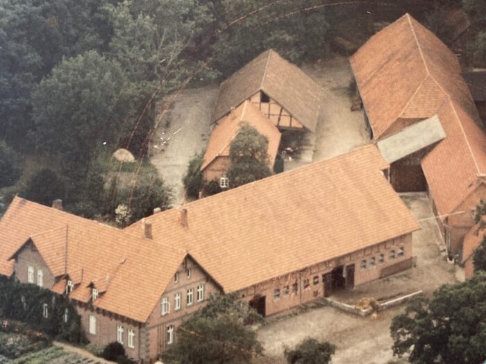 Altes Foto des Landhaus Averbeck aus der Vogelperspektive