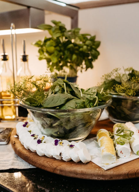 Detailaufnahme des Salatbuffets im Familienhotel Averbeck in Niedersachsen.